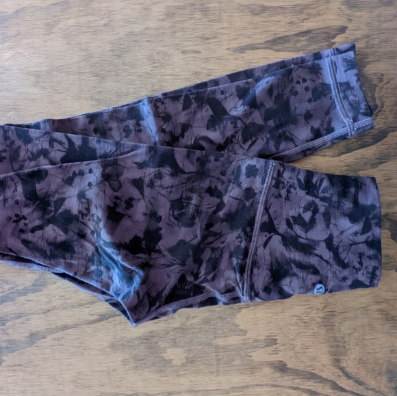 Lululemon Aligns - Picture 2 of 3